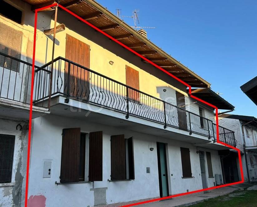 appartamento in vendita a Somma Lombardo in zona Coarezza