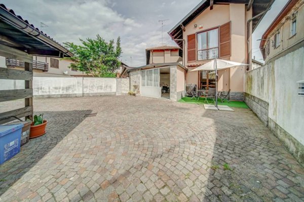 casa indipendente in vendita a Somma Lombardo