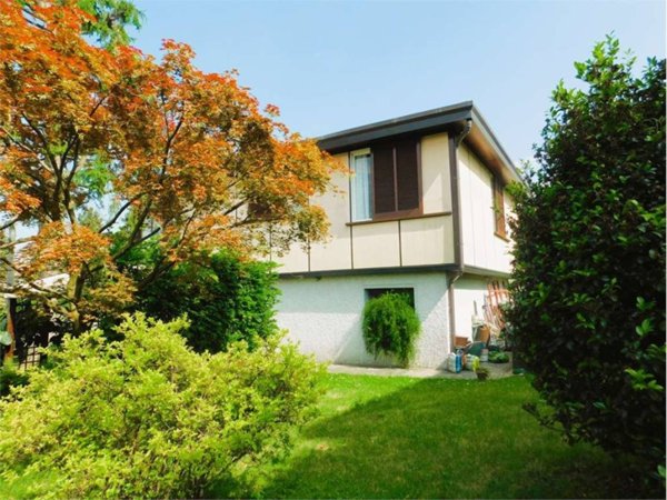 casa indipendente in vendita a Somma Lombardo