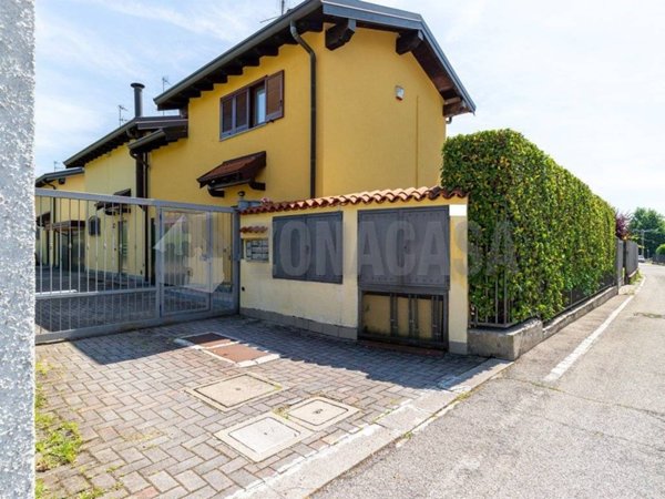casa indipendente in vendita a Somma Lombardo