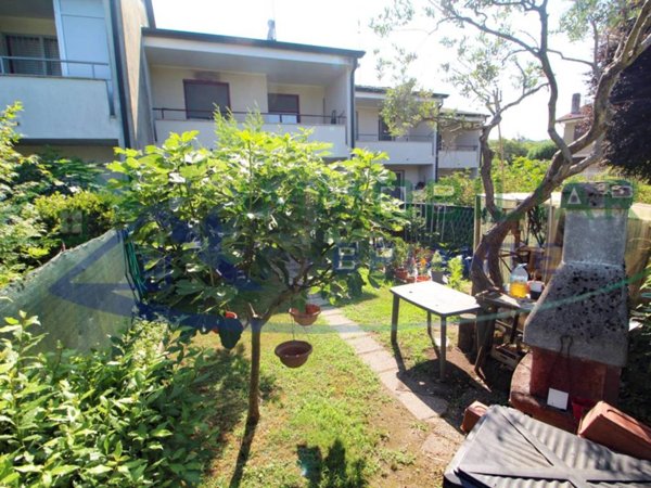 casa indipendente in vendita a Somma Lombardo in zona Coarezza