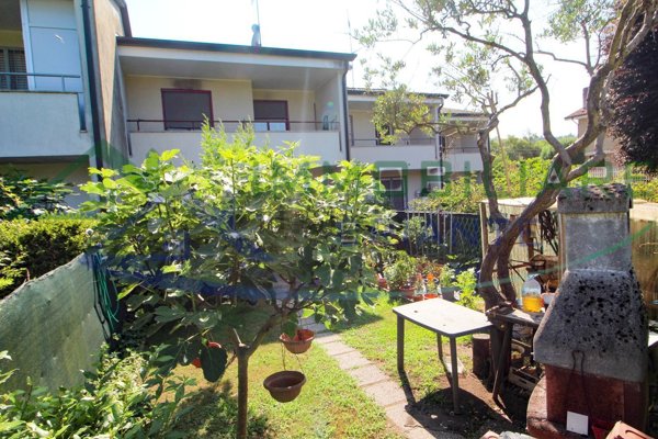 casa indipendente in vendita a Somma Lombardo in zona Coarezza