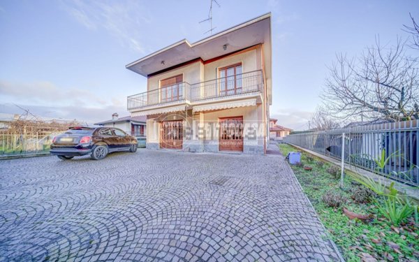 casa indipendente in vendita a Somma Lombardo