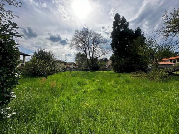 terreno edificabile in vendita a Somma Lombardo