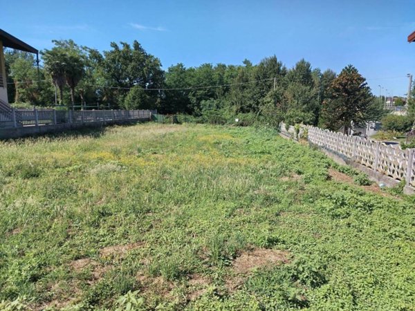 terreno edificabile in vendita a Somma Lombardo