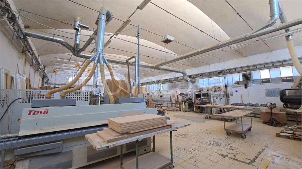 capannone in vendita a Somma Lombardo