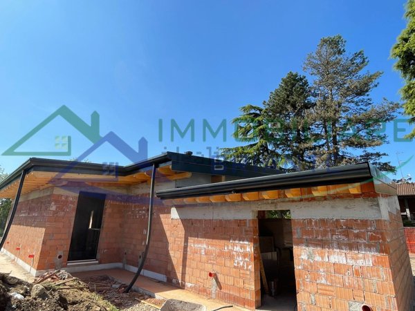 casa indipendente in vendita a Somma Lombardo