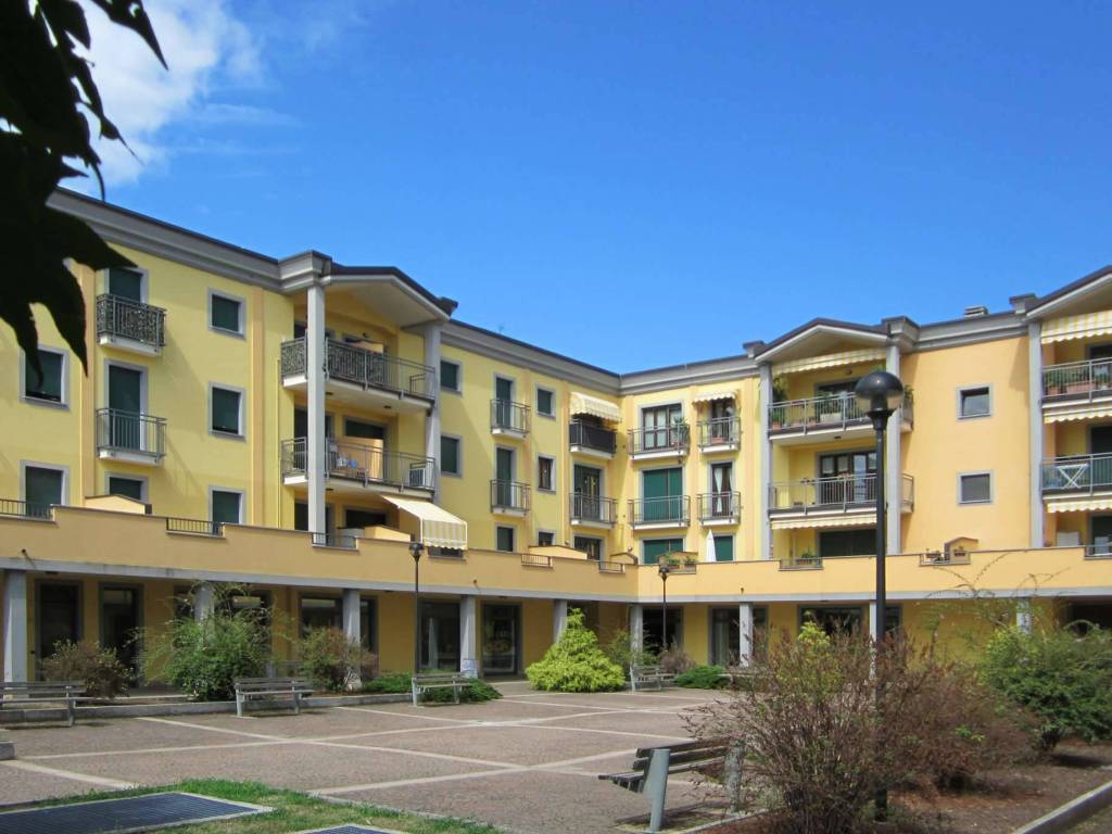 negozio in vendita a Somma Lombardo
