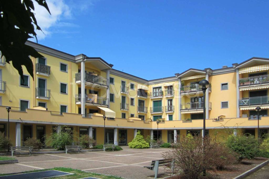 negozio in vendita a Somma Lombardo