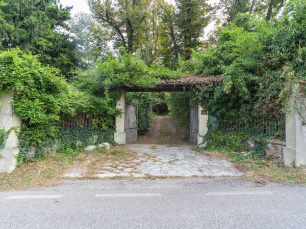 villa in vendita a Somma Lombardo