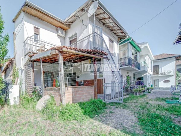 casa indipendente in vendita a Somma Lombardo in zona Case Nuove