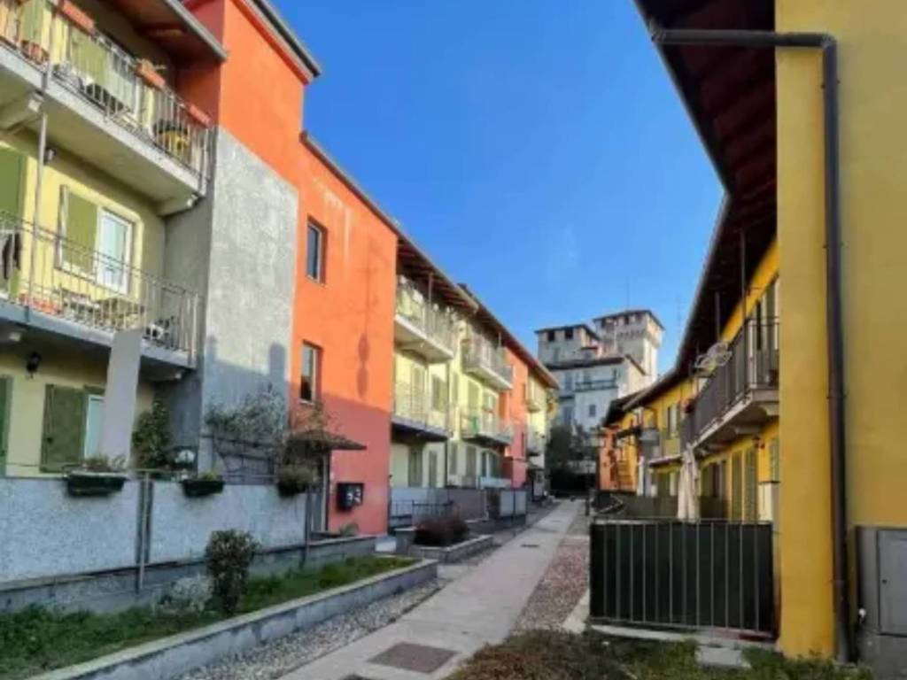 appartamento in vendita a Somma Lombardo in zona Maddalena