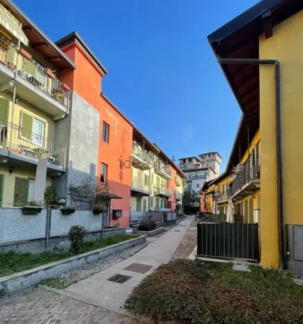 appartamento in vendita a Somma Lombardo in zona Maddalena
