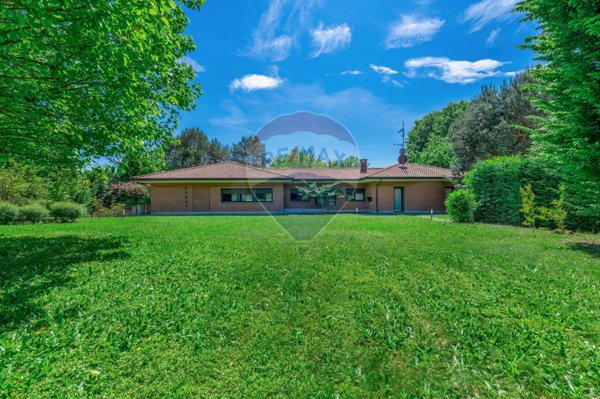 casa indipendente in vendita a Somma Lombardo
