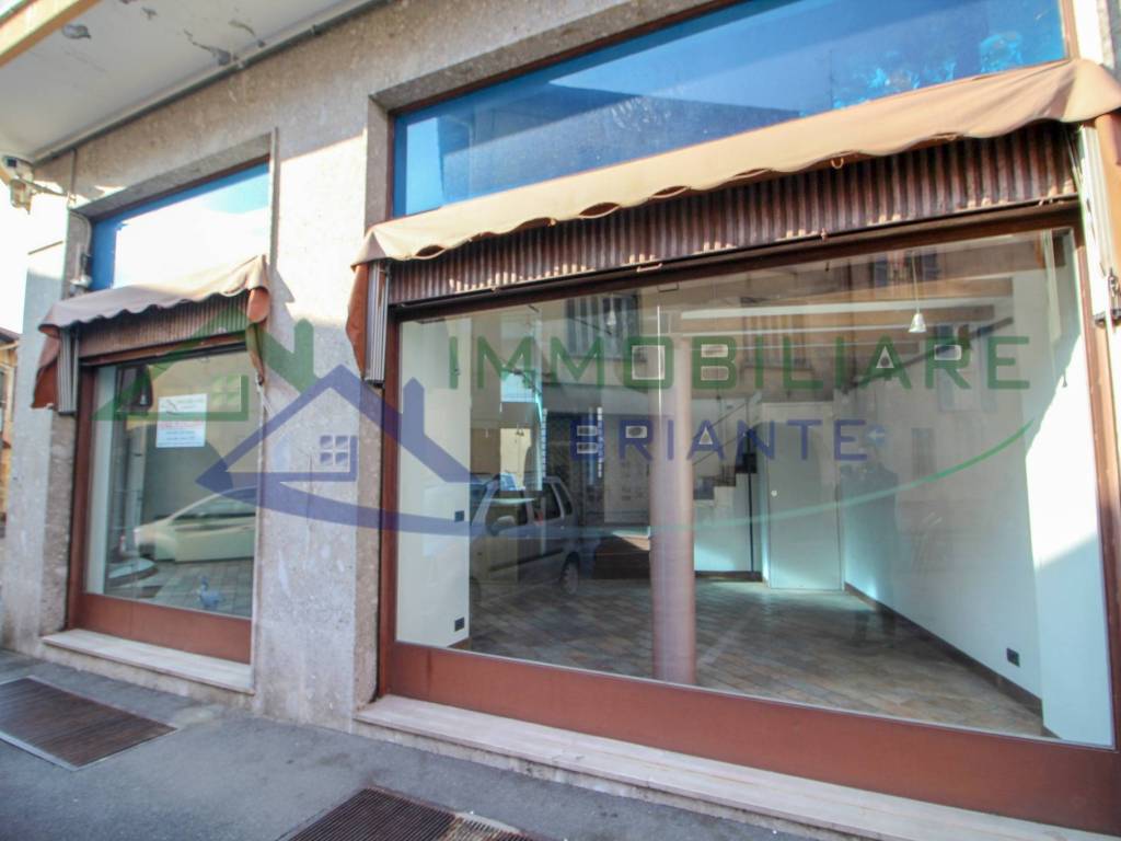 negozio in vendita a Somma Lombardo