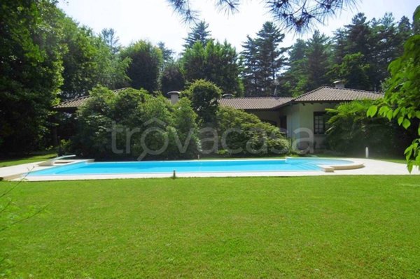 casa indipendente in vendita a Somma Lombardo