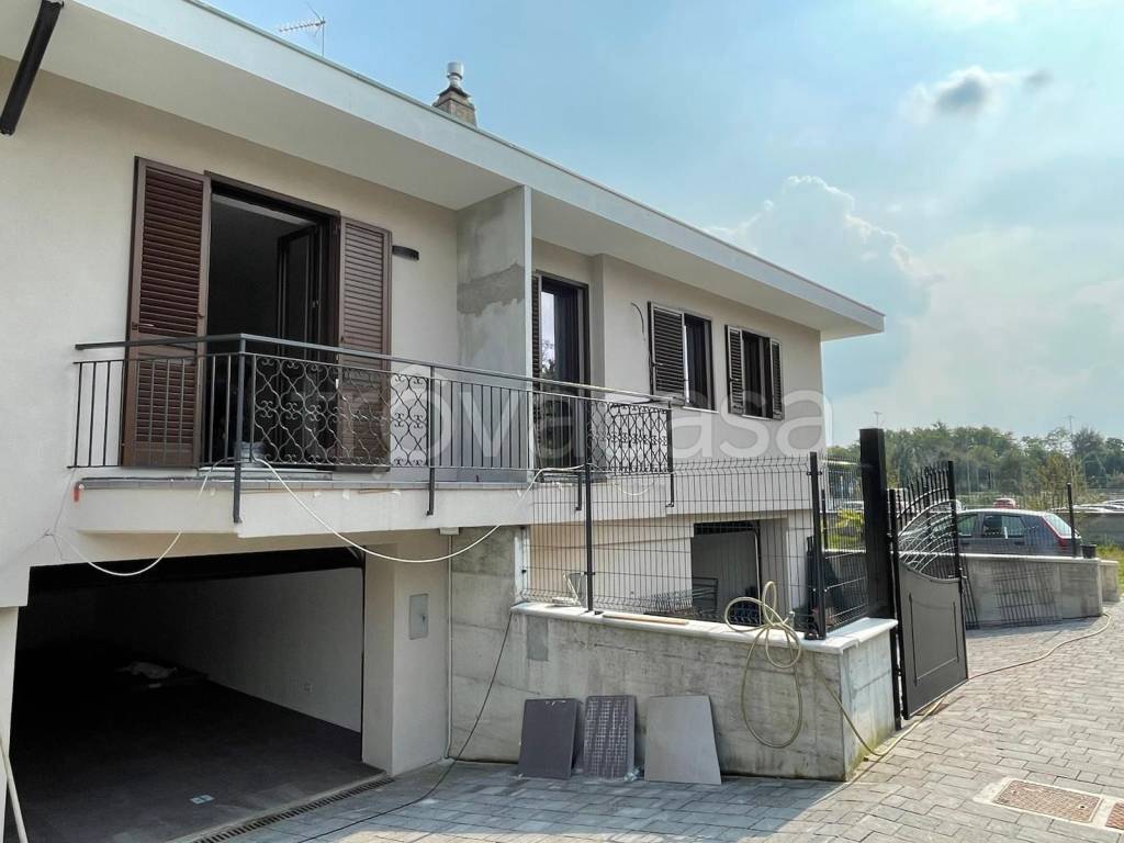 casa indipendente in vendita a Somma Lombardo