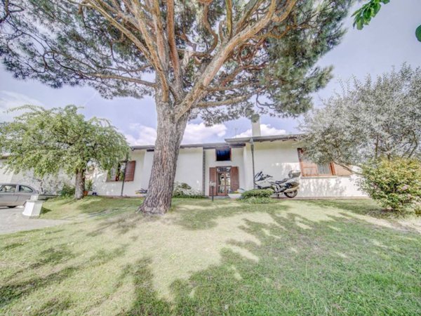 casa indipendente in vendita a Somma Lombardo