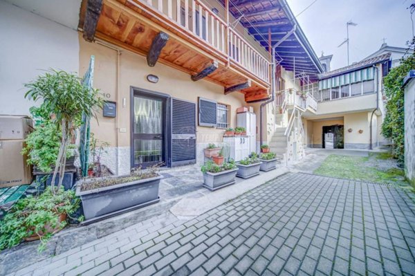 appartamento in vendita a Somma Lombardo in zona Coarezza