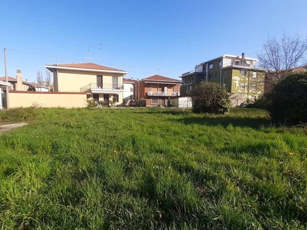 terreno edificabile in vendita a Somma Lombardo
