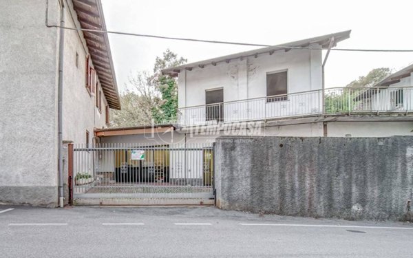 casa indipendente in vendita a Somma Lombardo