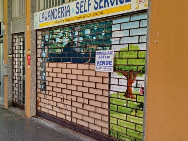 negozio in vendita a Somma Lombardo