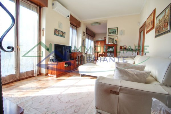 casa indipendente in vendita a Somma Lombardo