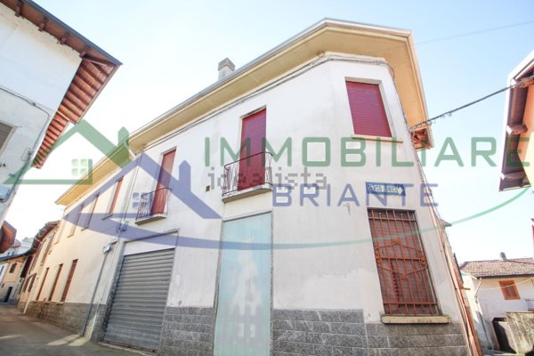 casa indipendente in vendita a Somma Lombardo in zona Coarezza