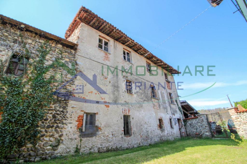 casa indipendente in vendita a Somma Lombardo in zona Coarezza