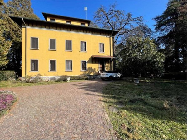 casa indipendente in vendita a Somma Lombardo