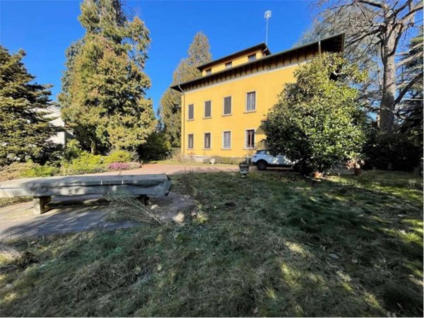 casa indipendente in vendita a Somma Lombardo