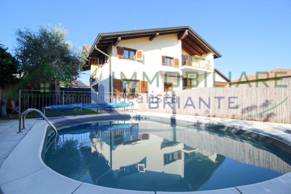 casa indipendente in vendita a Somma Lombardo