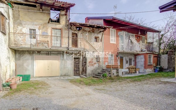 appartamento in vendita a Somma Lombardo in zona Coarezza