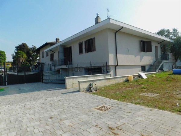casa indipendente in vendita a Somma Lombardo