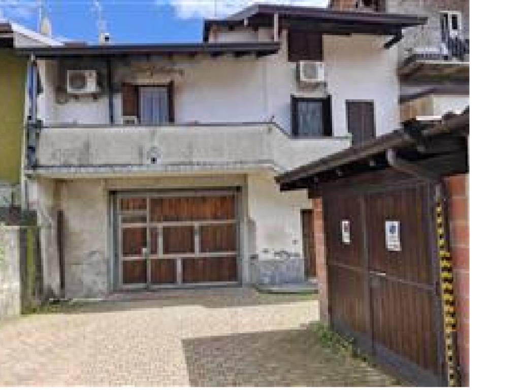 casa indipendente in vendita a Somma Lombardo