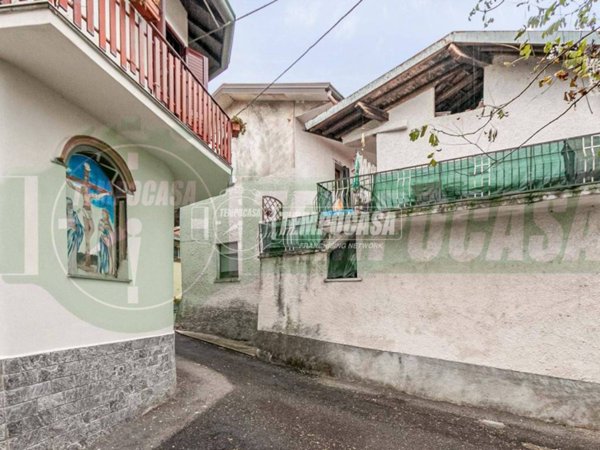 appartamento in vendita a Somma Lombardo in zona Coarezza