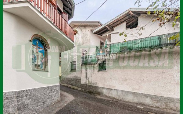 appartamento in vendita a Somma Lombardo in zona Coarezza