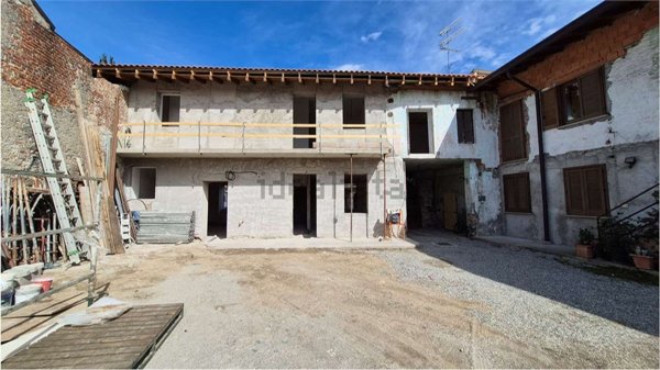 casa indipendente in vendita a Somma Lombardo