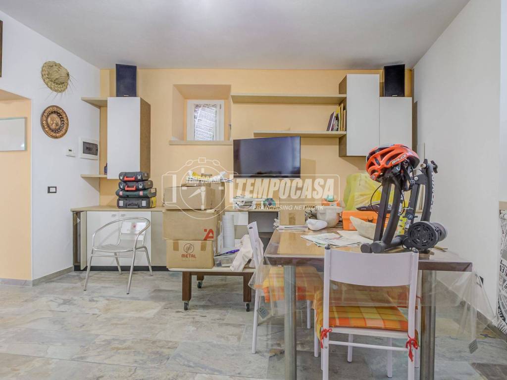 casa indipendente in vendita a Somma Lombardo in zona Coarezza