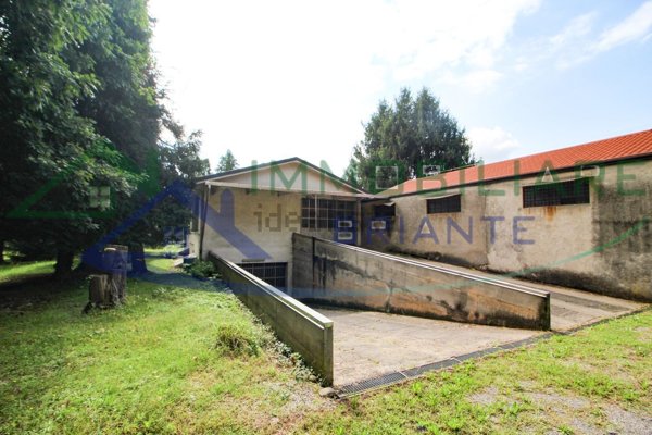 capannone in vendita a Somma Lombardo