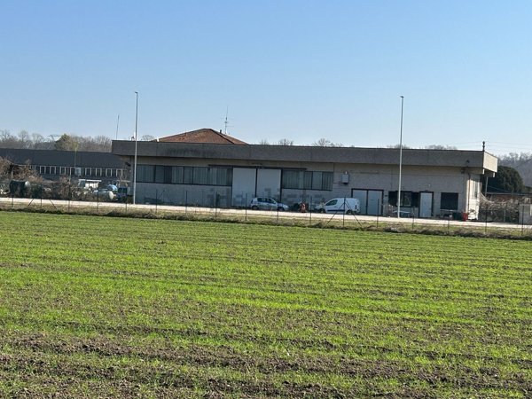 capannone in vendita a Somma Lombardo