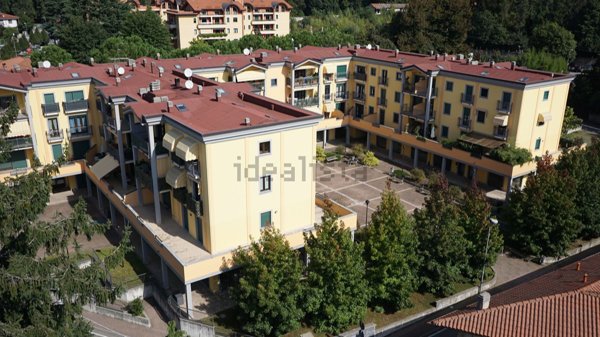 locale commerciale in vendita a Somma Lombardo