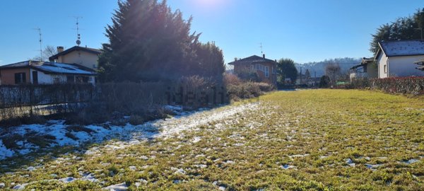 terreno edificabile in vendita a Somma Lombardo in zona Coarezza