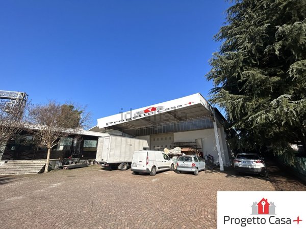 casa indipendente in vendita a Somma Lombardo