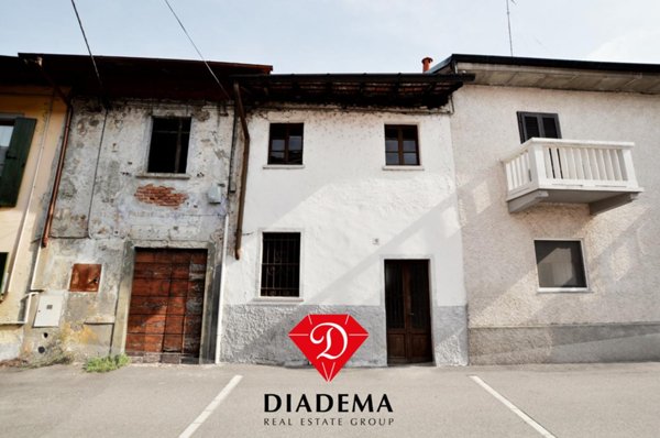 casa indipendente in vendita a Somma Lombardo in zona Coarezza