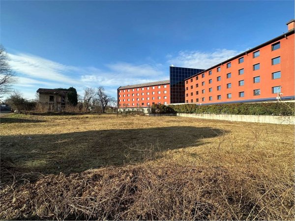 casa indipendente in vendita a Somma Lombardo