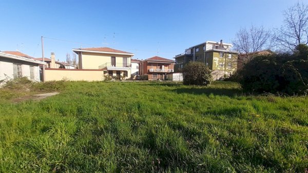terreno edificabile in vendita a Somma Lombardo