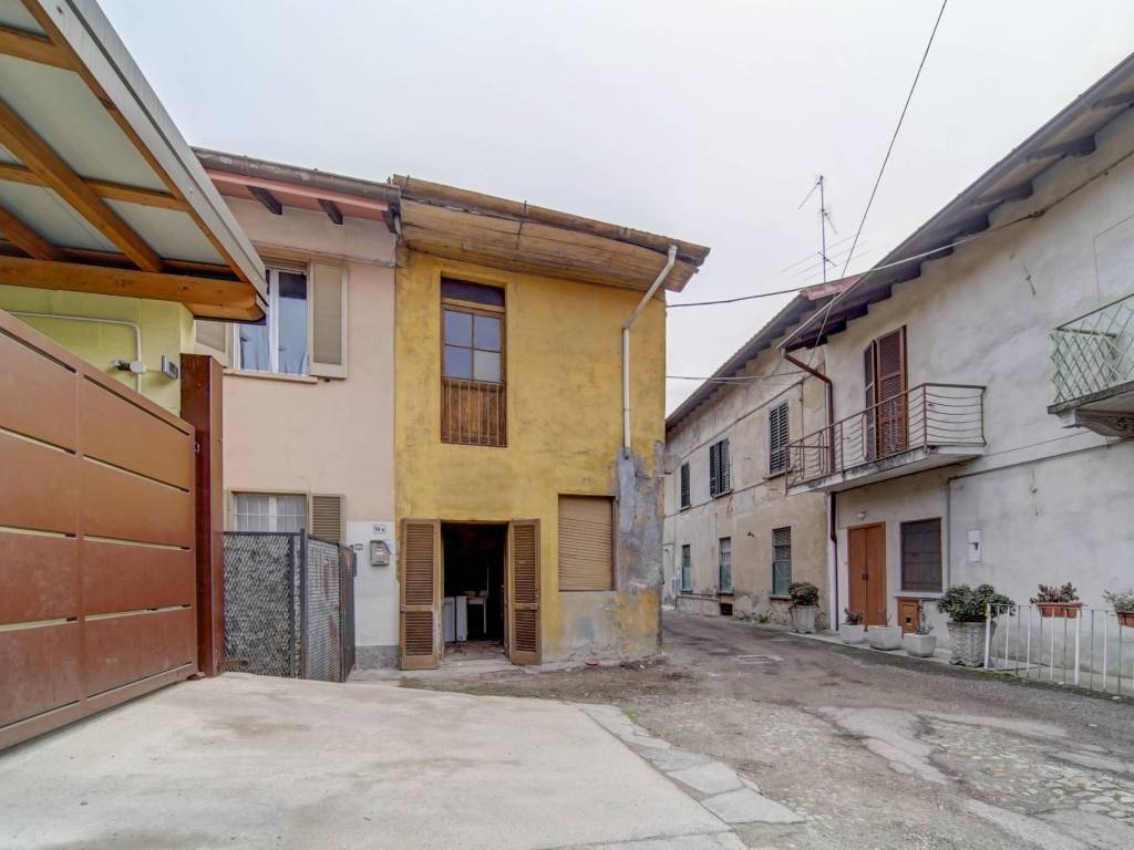 casa semindipendente in vendita a Somma Lombardo