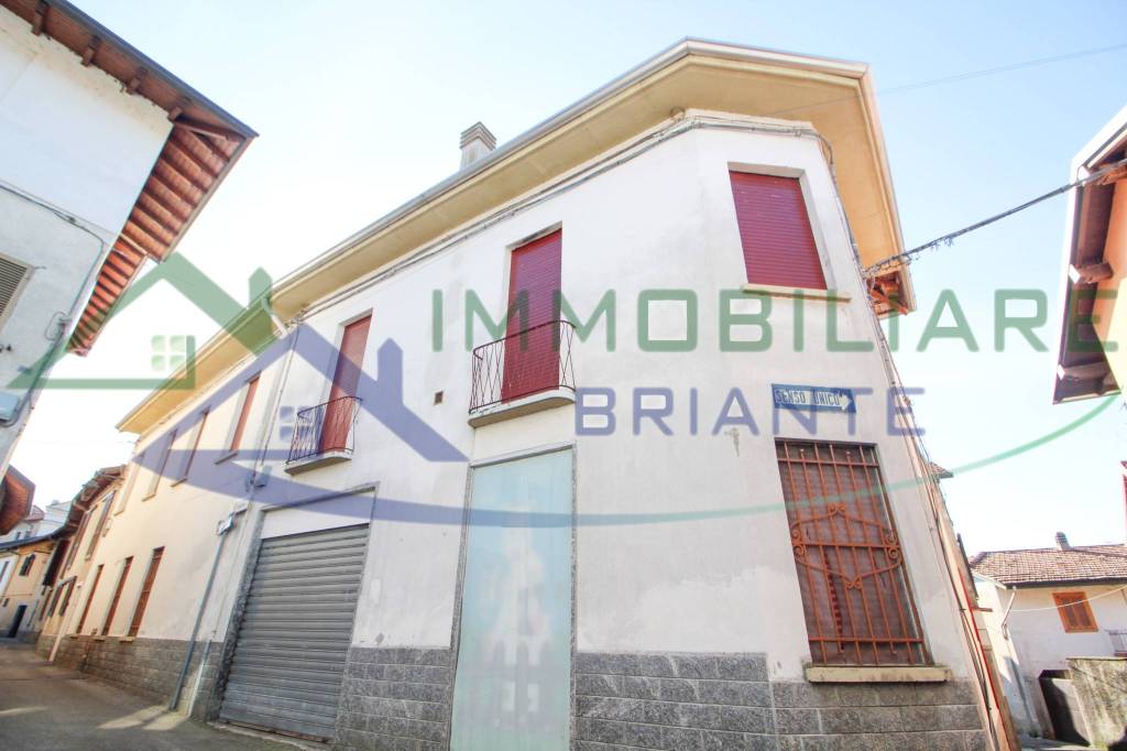 casa indipendente in vendita a Somma Lombardo in zona Coarezza