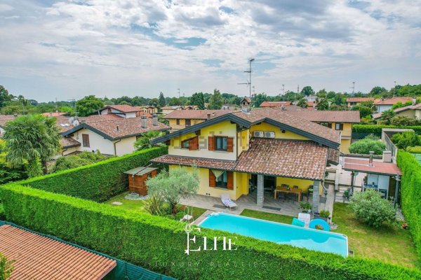 casa indipendente in vendita a Somma Lombardo
